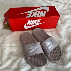Women’s Nike slides size 7